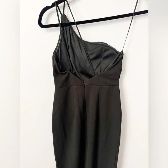 Hello Molly Black One-Shoulder Cocktail Dress - Picture 4 of 5